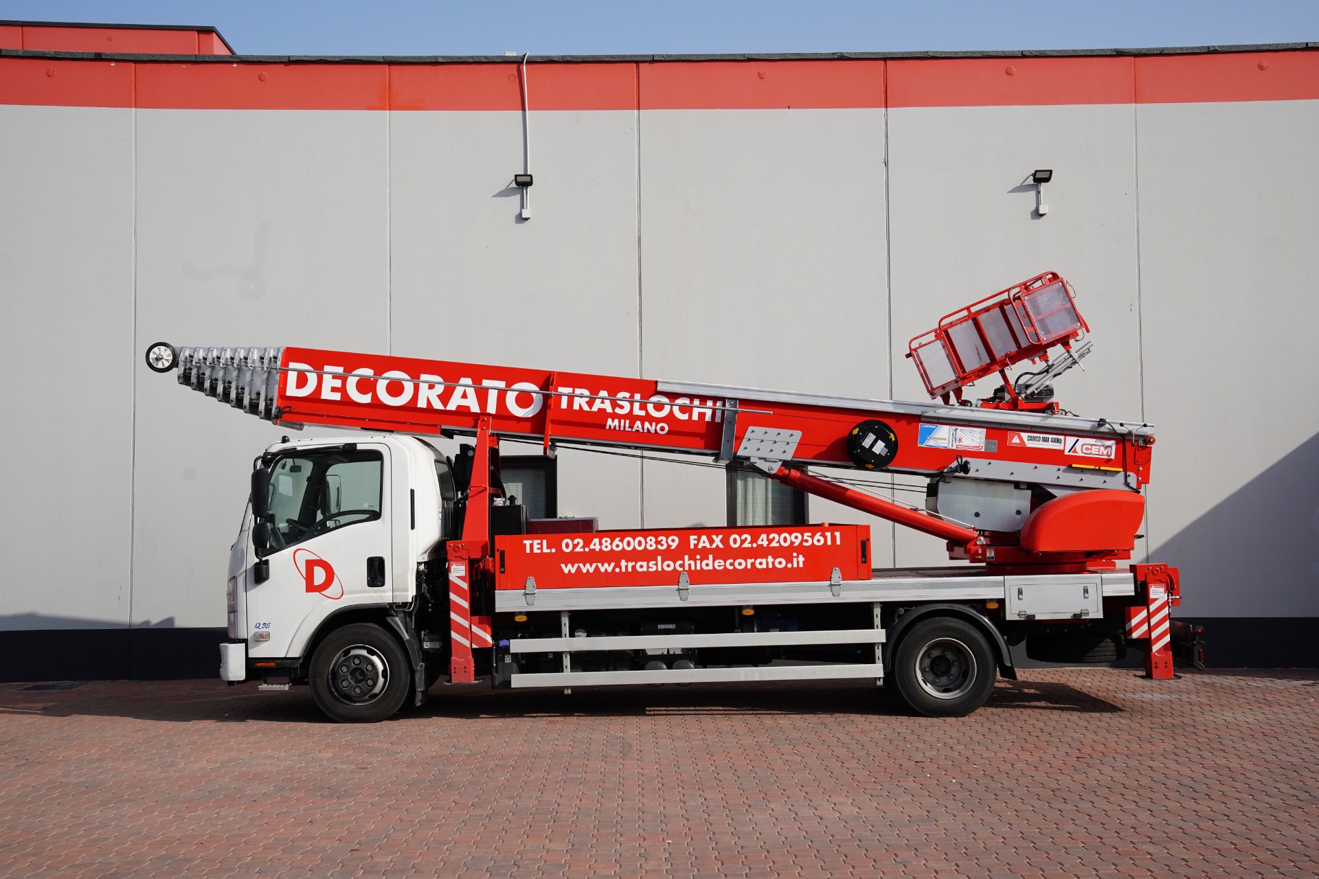 Autoscala Decorato per traslochi a Milano